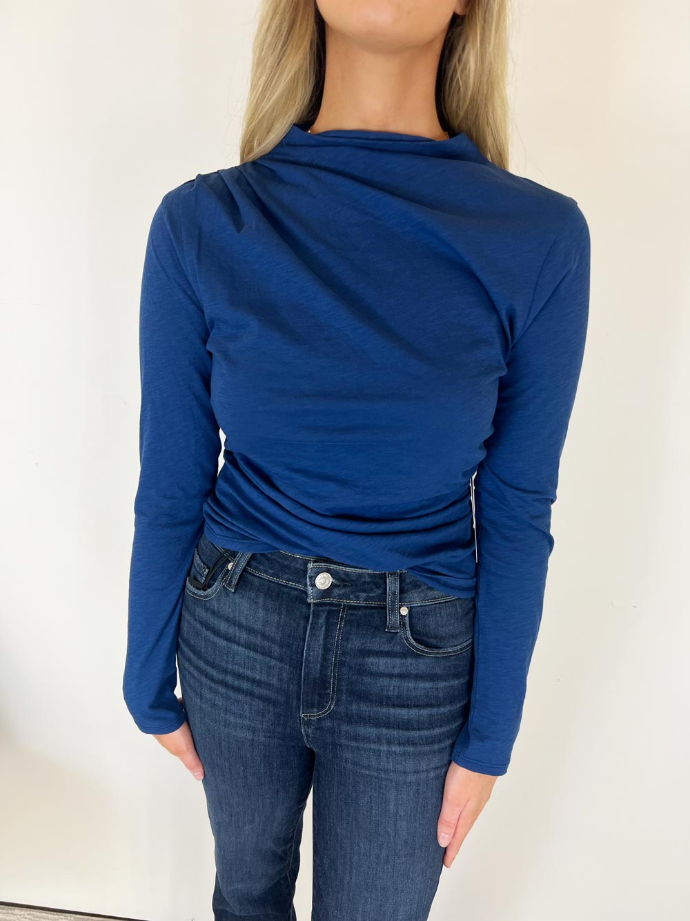 Charlotte Asymmetric Top