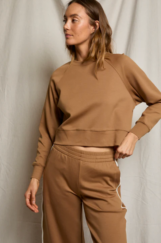 Travel Raglan L/S Sweatshirt