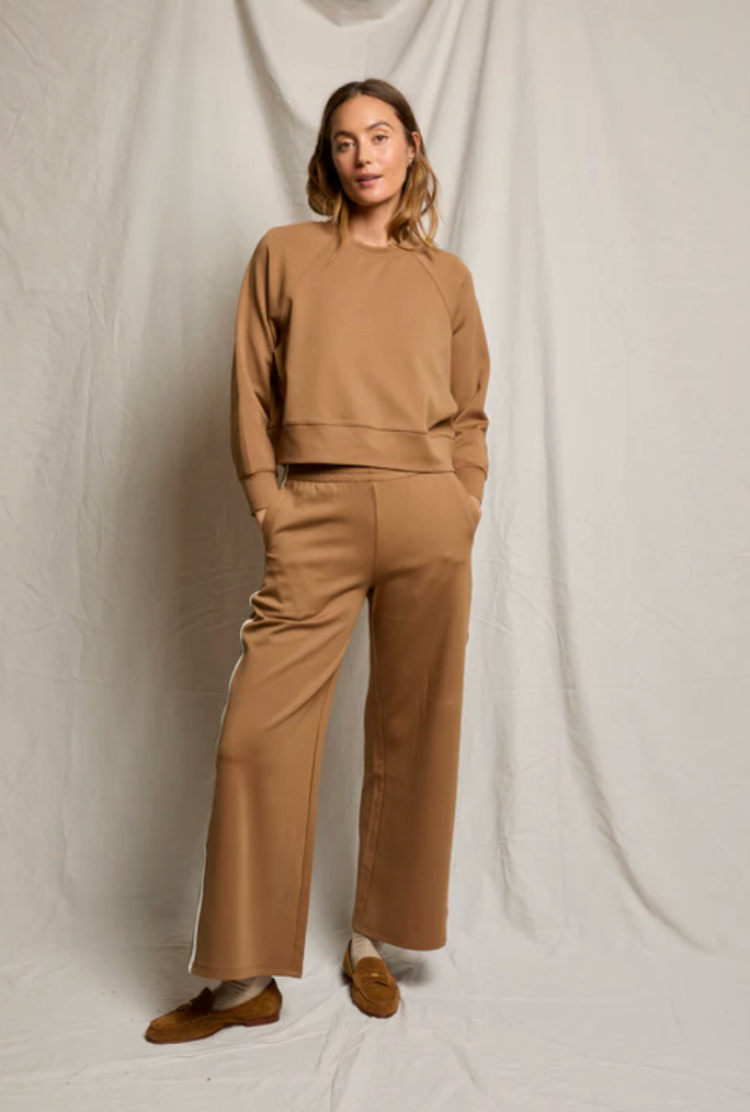 Travel Raglan L/S Sweatshirt